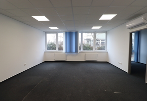 Budapest III. district on 1279sqm plot two storeyed 886sqm office building for sale