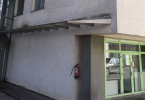 Pest county Budaörs 360sqm good conditioned 3 storeyed office building for rent