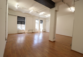 Budapest VIII. district Nagyvárad square 191sqm standalone office block to let