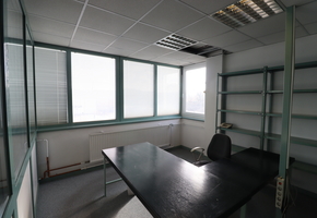 Pest county Budaörs 360sqm good conditioned 3 storeyed office building for rent