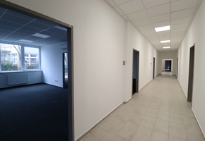 Budapest III. district on 1279sqm plot two storeyed 886sqm office building for sale