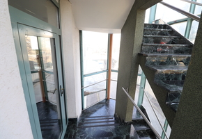 Pest county Budaörs 360sqm good conditioned 3 storeyed office building for rent