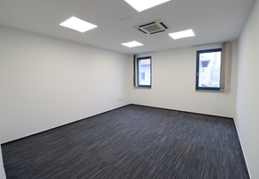 Budapest III. district on 1279sqm plot two storeyed 886sqm office building for sale