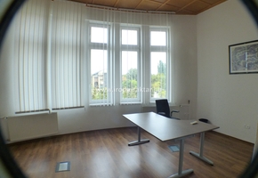 Budapest XI. district Újbuda Hengermaolm street 1200sqm large 3 storeyed office building for rent
