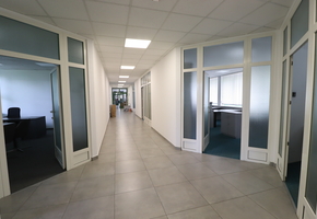 Budapest X. district Kőbánya standalone 1620sqm large office, consists of 43 offices for rent